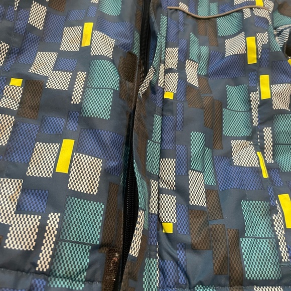 Geometric Patterned Jacket - Picture 5 of 12